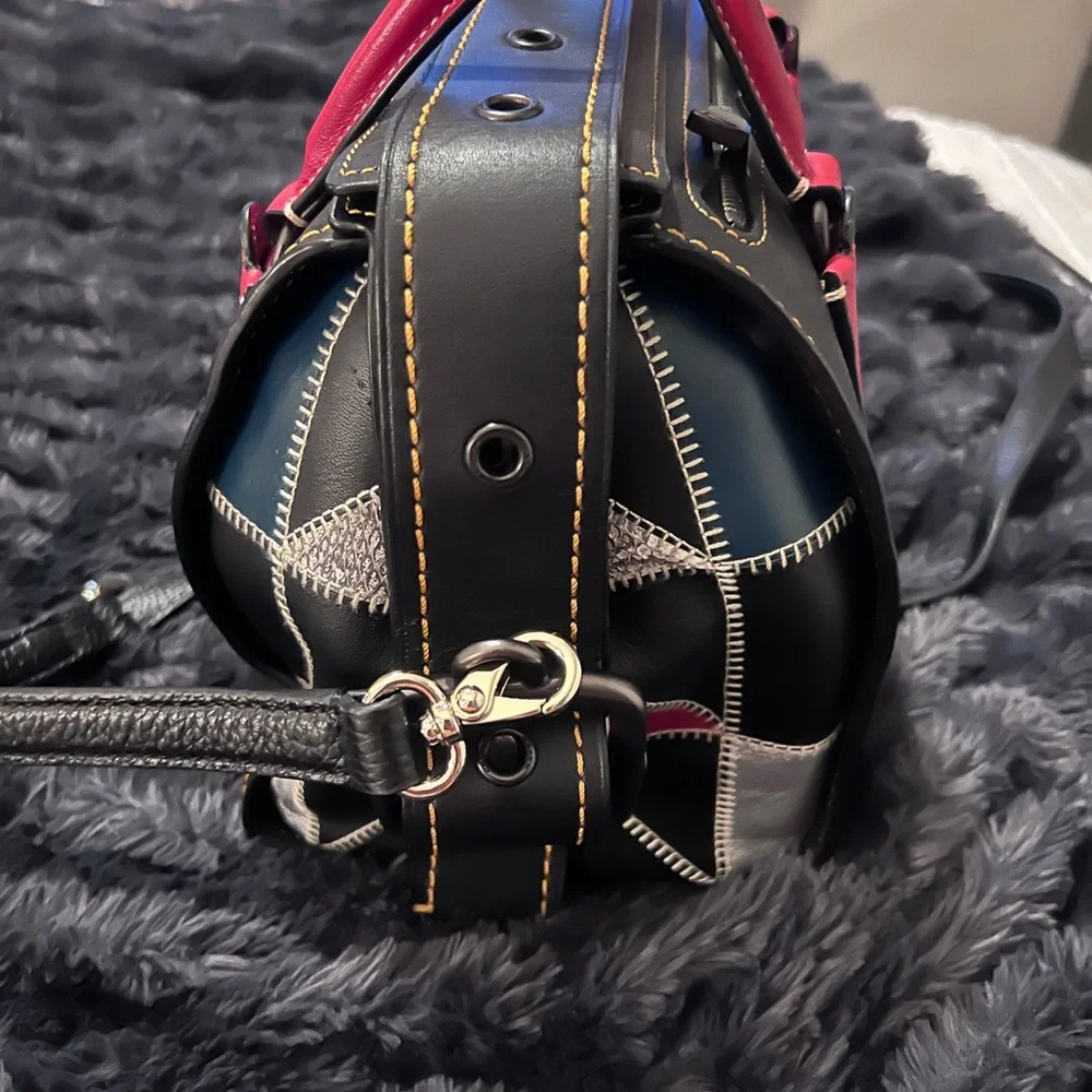 Coach *RARE* - Picture 2 of 6